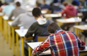 A început sesiunea de examene 2017